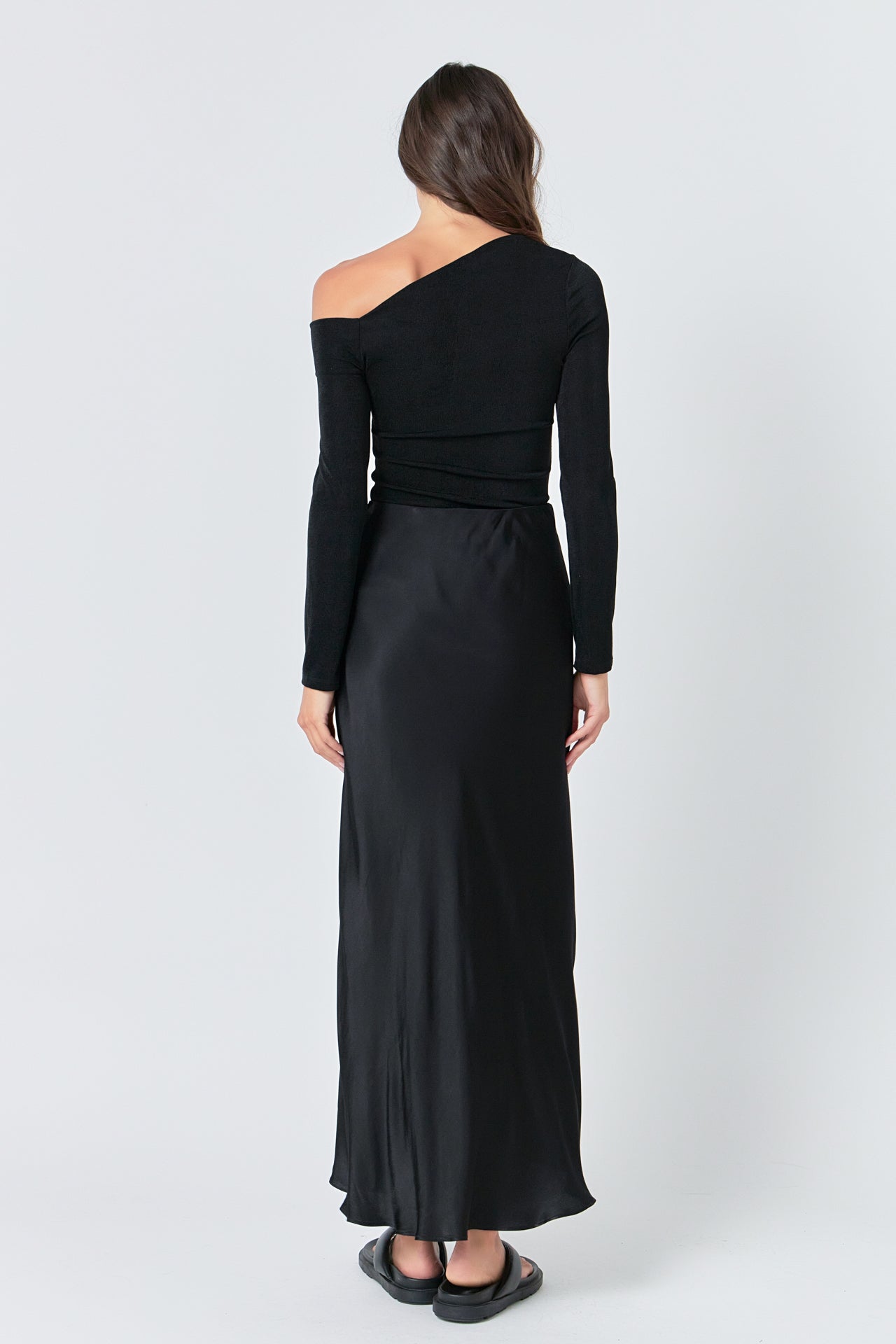 Asymmetric Shoulder Top