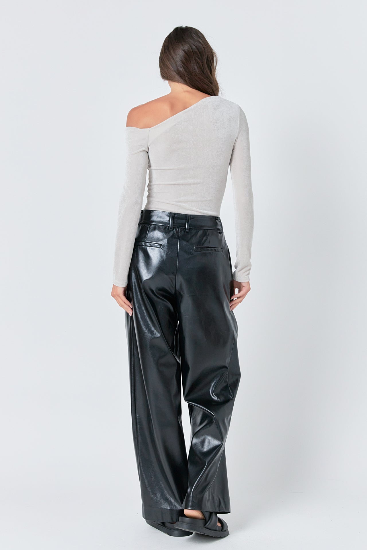 Asymmetric Shoulder Top