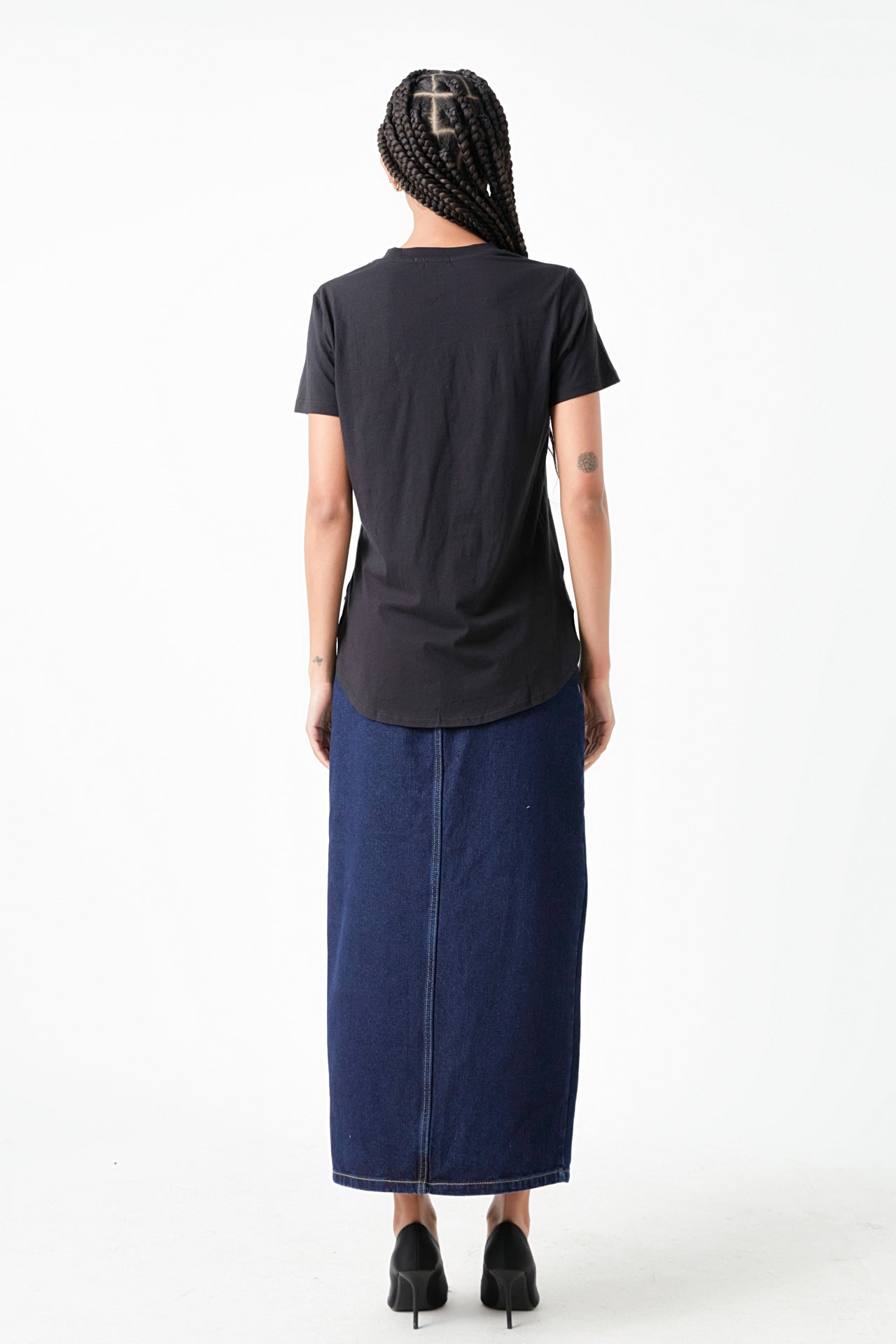 Classic Round Neck T-shirt With Round Hem