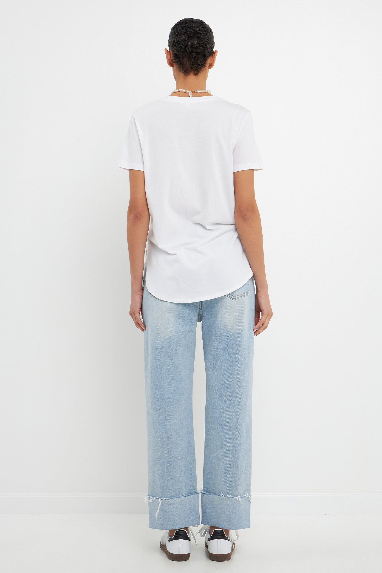 Classic Round Neck T-shirt With Round Hem