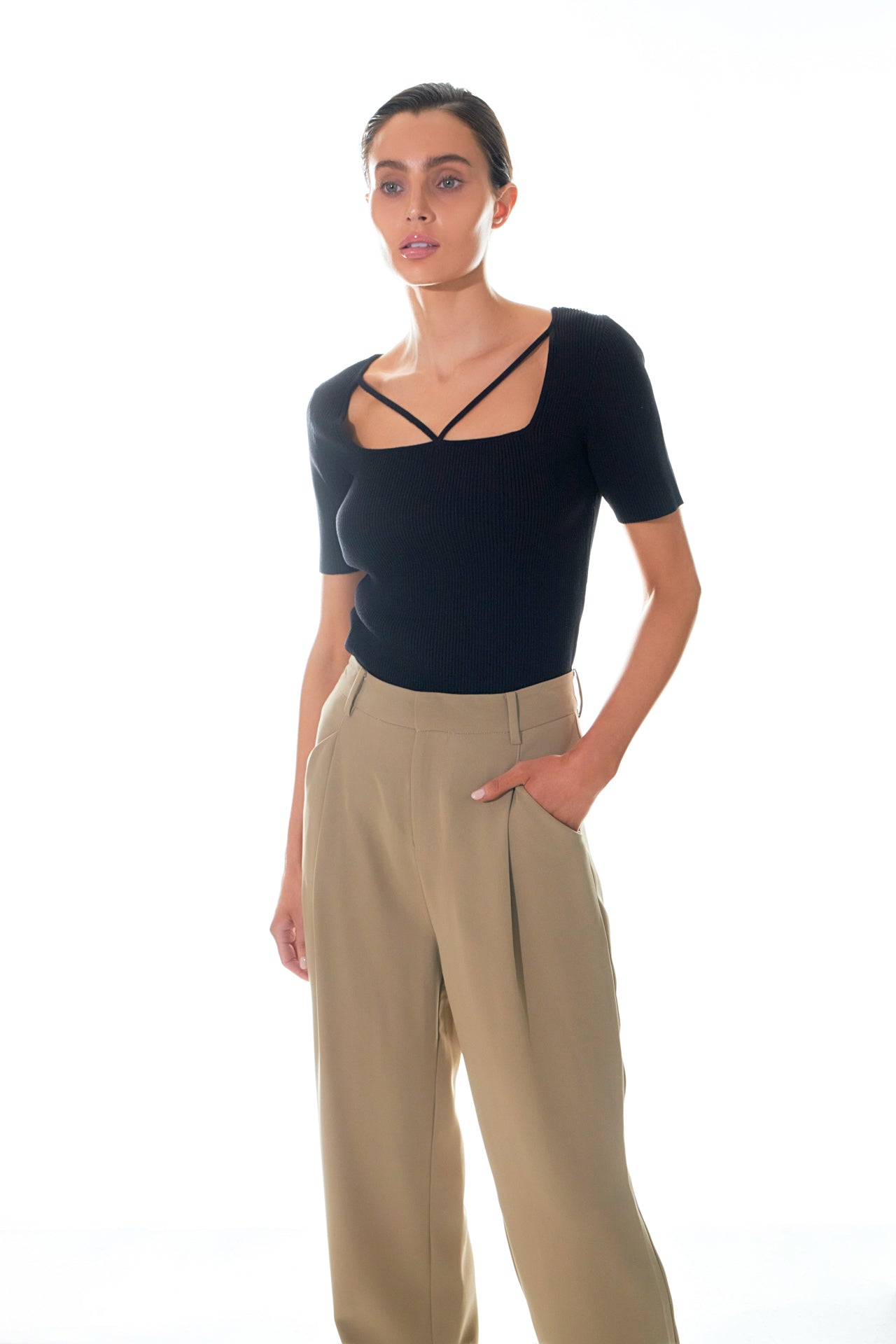 Cut-out Detail Short Sleeve Knit Top