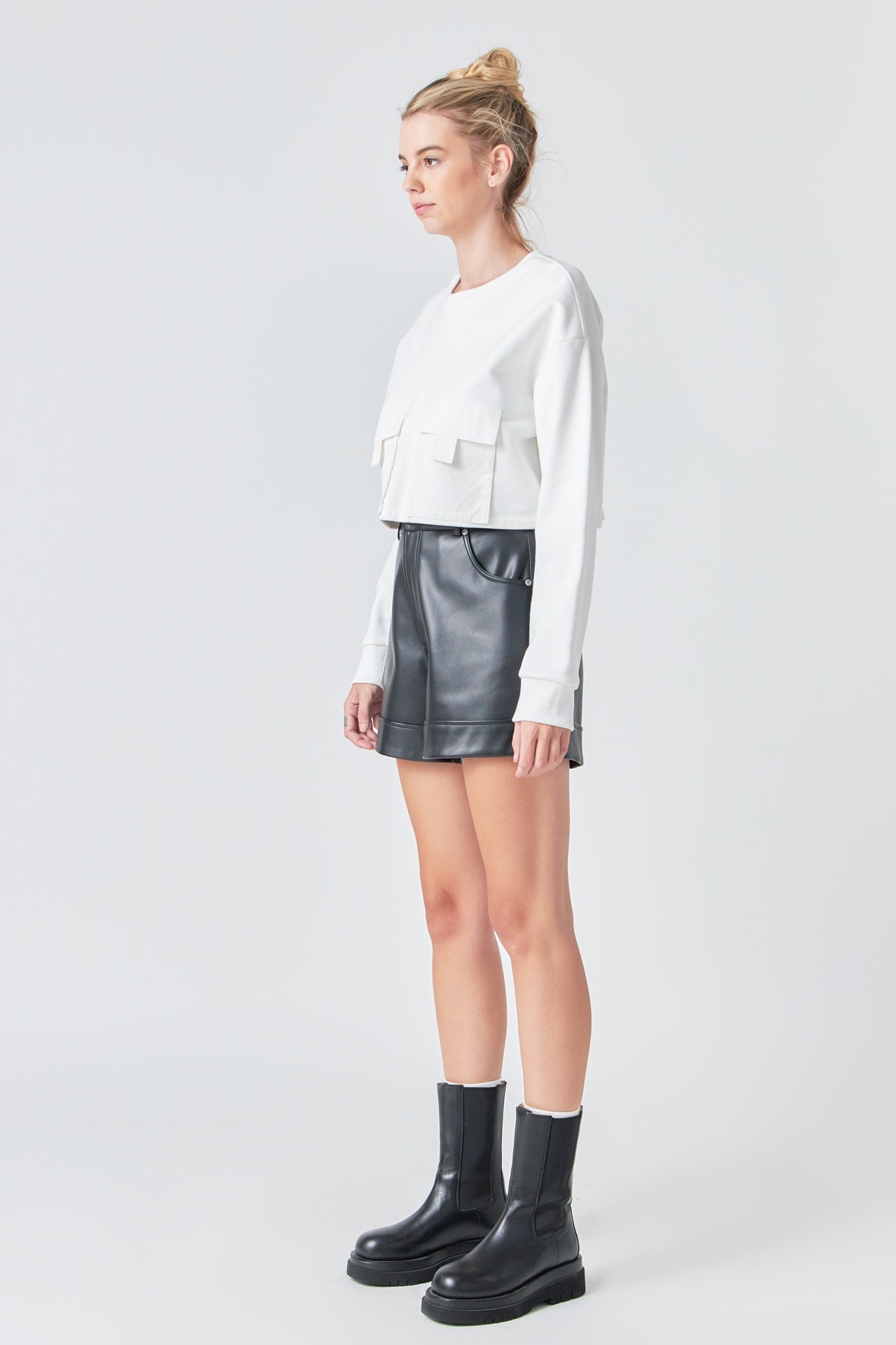 Pockets Detail Cropped Sweatshirt