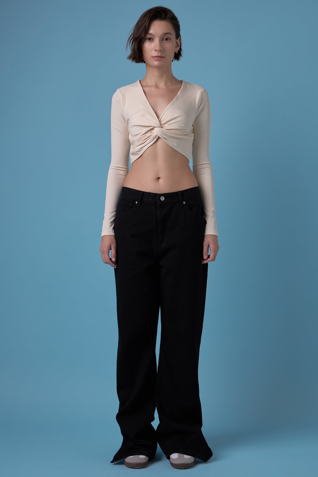 Front Twist Cropped Long Sleeve