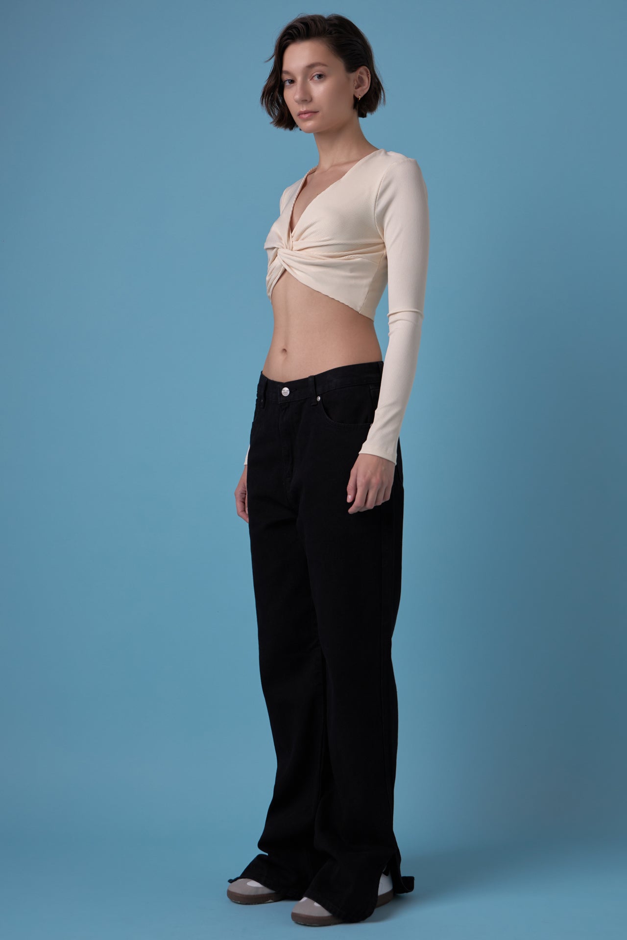 Front Twist Cropped Long Sleeve